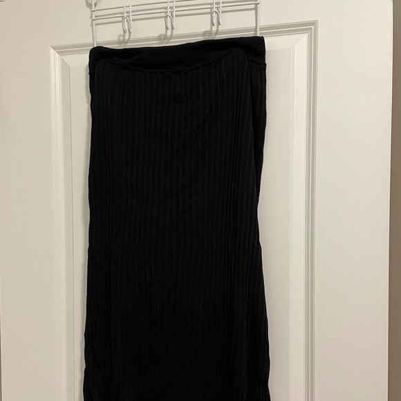 Wilfred black maxi skirt with upper thigh slit - Picture 2 of 4